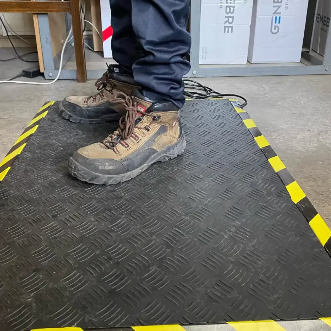 PLATAFORMA DE TRABAJO CALEFACCIONADA